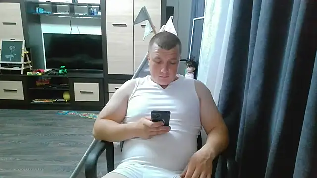 Snapshot of gamblingbum chatting on 06-17-26, 11:49 gamblingbum online show from 06-17-26, 11:49