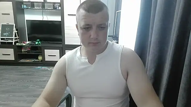 Snapshot of gamblingbum chatting on 06-18-26, 11:25 gamblingbum online show from 06-18-26, 11:25
