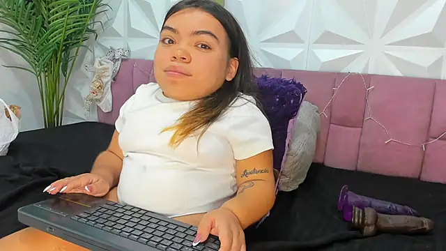 Snapshot of Michelle_Brooks chatting on 12-26-24, 01:21 Michelle Brooks online show from 12-26-24, 01:21