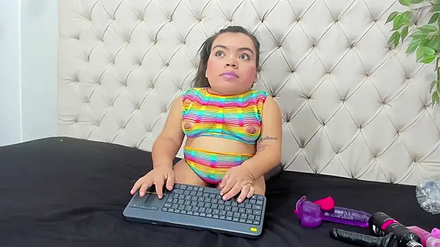 Snapshot of Michelle_Brooks chatting on 02-03-25, 11:05 Michelle Brooks online show from 02-03-25, 11:05