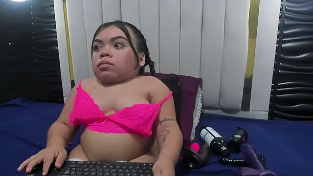 Snapshot of Michelle_Brooks chatting on 02-04-25, 07:55 Michelle Brooks online show from 02-04-25, 07:55