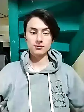 Snapshot of Alann_sr chatting on 09-14-25, 04:33 Alann sr online show from 09-14-25, 04:33