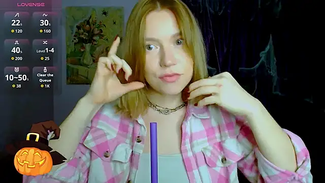 Snapshot of TaylorBre chatting on 11-04-25, 05:39 TaylorBre online show from 11-04-25, 05:39