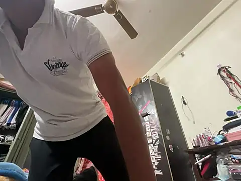 Snapshot of SammyChocolateIndian chatting on 01-22-25, 05:48 SammyChocolateIndian online show from 01-22-25, 05:48