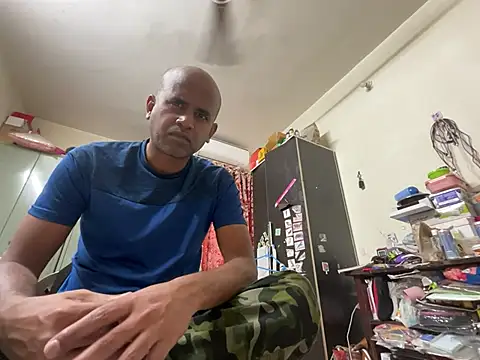 Snapshot of SammyChocolateIndian chatting on 03-04-25, 09:51 SammyChocolateIndian online show from 03-04-25, 09:51