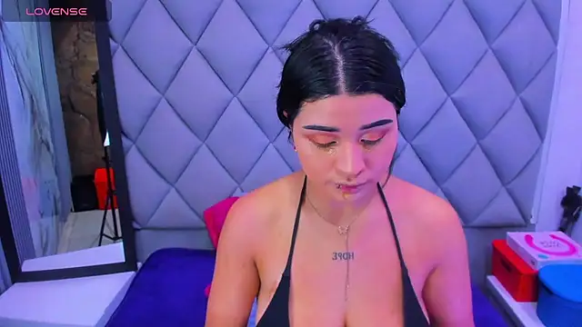 venusowen  online show from 11-13-25, 03:55