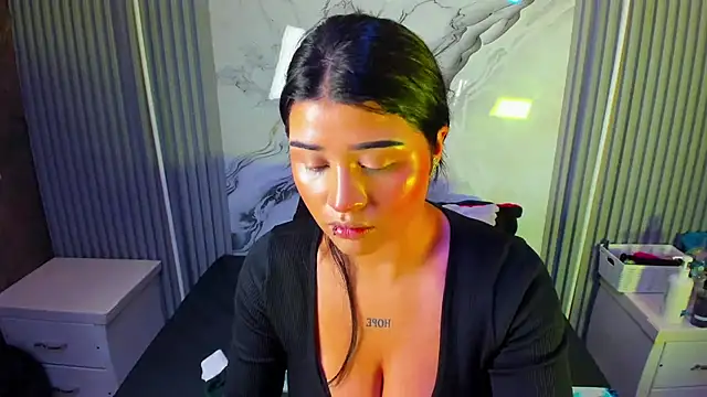 venusowen  online show from 03-24-26, 12:43