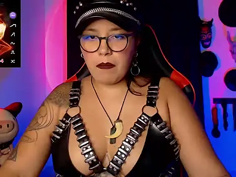 Snapshot of LilithSharon chatting on 11-29-25, 11:46 LilithSharon online show from 11-29-25, 11:46