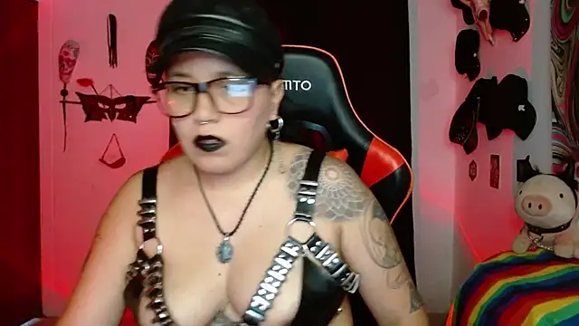 Snapshot of LilithSharon chatting on 07-08-26, 04:33 LilithSharon online show from 07-08-26, 04:33