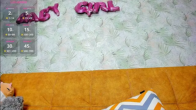 LuxieDelight online show from 09-29-25, 03:50