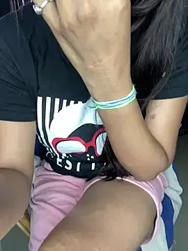 Snapshot of Hot_royalbhabhi chatting on 01-12-25, 10:45 Hot royalbhabhi online show from 01-12-25, 10:45