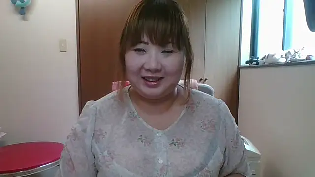 Snapshot of SAKU-RA-chan chatting on 09-13-25, 05:18 SAKU-RA-chan online show from 09-13-25, 05:18