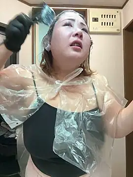 Snapshot of SAKU-RA-chan chatting on 10-17-25, 09:34 SAKU-RA-chan online show from 10-17-25, 09:34