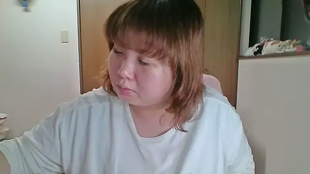 Snapshot of SAKU-RA-chan chatting on 02-06-26, 12:30 SAKU-RA-chan online show from 02-06-26, 12:30