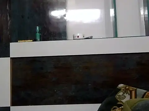 Snapshot of l_l_ish chatting on 02-06-25, 04:31 l l ish online show from 02-06-25, 04:31