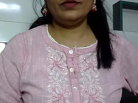 Snapshot of l_l_ish chatting on 02-13-25, 11:39 l l ish online show from 02-13-25, 11:39