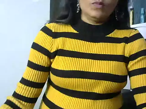 Snapshot of l_l_ish chatting on 02-16-25, 10:10 l l ish online show from 02-16-25, 10:10