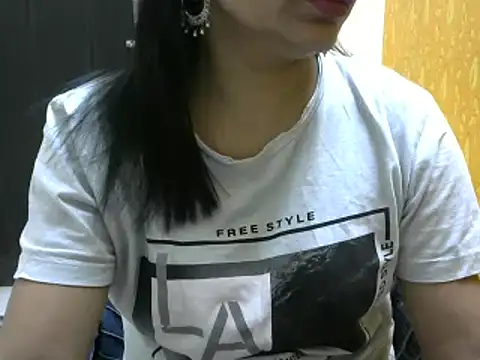 Snapshot of l_l_ish chatting on 03-11-25, 04:43 l l ish online show from 03-11-25, 04:43