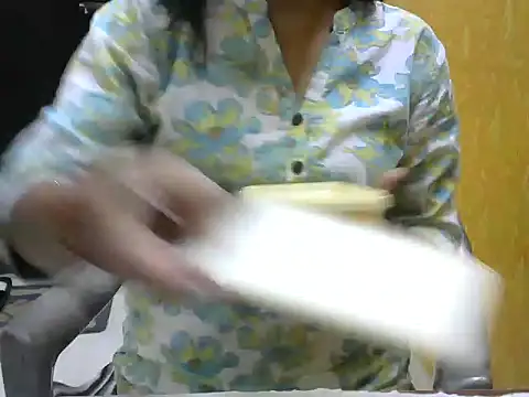 Snapshot of l_l_ish chatting on 03-21-25, 05:32 l l ish online show from 03-21-25, 05:32