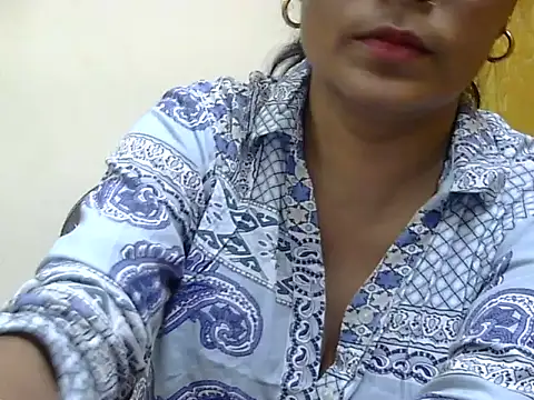Snapshot of l_l_ish chatting on 10-03-25, 05:26 l l ish online show from 10-03-25, 05:26
