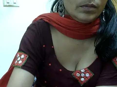 Snapshot of l_l_ish chatting on 10-06-25, 06:00 l l ish online show from 10-06-25, 06:00