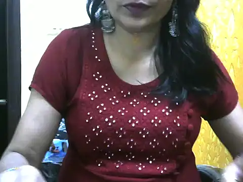 Snapshot of l_l_ish chatting on 10-19-25, 04:46 l l ish online show from 10-19-25, 04:46