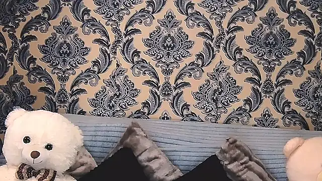 Snapshot of Aly_girl1 chatting on 03-15-25, 01:51 Aly girl1 online show from 03-15-25, 01:51