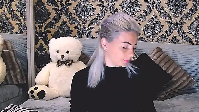 Snapshot of Aly_girl1 chatting on 03-19-25, 11:50 Aly girl1 online show from 03-19-25, 11:50