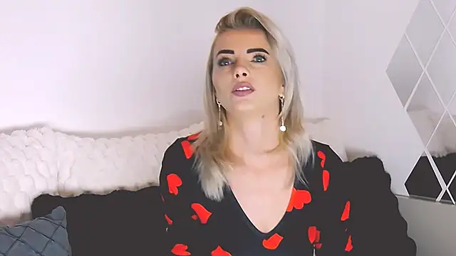 Snapshot of Aly_girl1 chatting on 11-02-25, 11:23 Aly girl1 online show from 11-02-25, 11:23