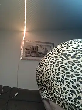 Genoveva73sexy online show from 03-08-25, 04:39