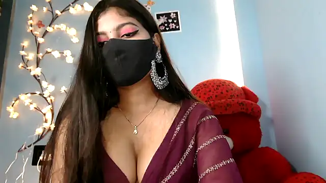 Snapshot of Reena_Singh53 chatting on 09-21-25, 01:57 Reena Singh53 online show from 09-21-25, 01:57