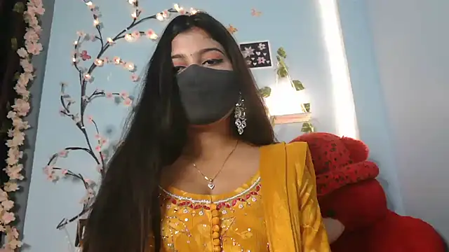 Snapshot of Reena_Singh53 chatting on 10-25-25, 12:13 Reena Singh53 online show from 10-25-25, 12:13