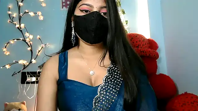 Snapshot of Reena_Singh53 chatting on 11-19-25, 01:11 Reena Singh53 online show from 11-19-25, 01:11