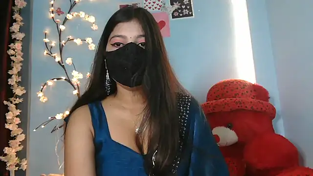 Snapshot of Reena_Singh53 chatting on 12-14-25, 01:38 Reena Singh53 online show from 12-14-25, 01:38