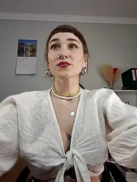 Snapshot of FoxRineHelen chatting on 02-19-25, 01:50 FoxRineHelen online show from 02-19-25, 01:50