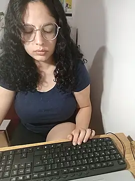 Snapshot of babyluna939 chatting on 09-10-25, 12:21 babyluna939 online show from 09-10-25, 12:21