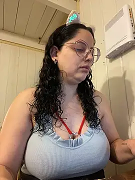 Snapshot of babyluna939 chatting on 10-04-25, 11:19 babyluna939 online show from 10-04-25, 11:19