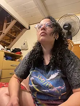 Snapshot of babyluna939 chatting on 10-10-25, 06:51 babyluna939 online show from 10-10-25, 06:51