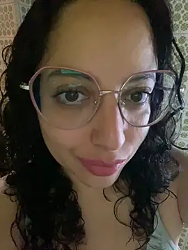 Snapshot of babyluna939 chatting on 10-11-25, 07:23 babyluna939 online show from 10-11-25, 07:23