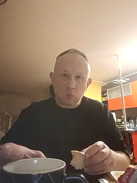 Snapshot of X46x chatting on 12-22-25, 05:04 X46x online show from 12-22-25, 05:04