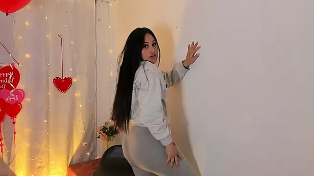 Little Ivy online show from 02-17-25, 06:59