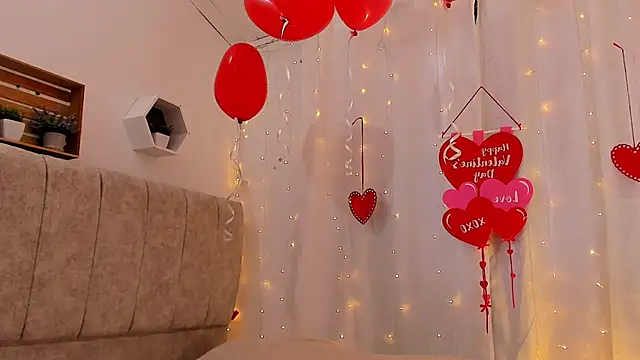 Little Ivy online show from 02-18-25, 07:19