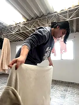 Little Ivy online show from 11-05-25, 04:07