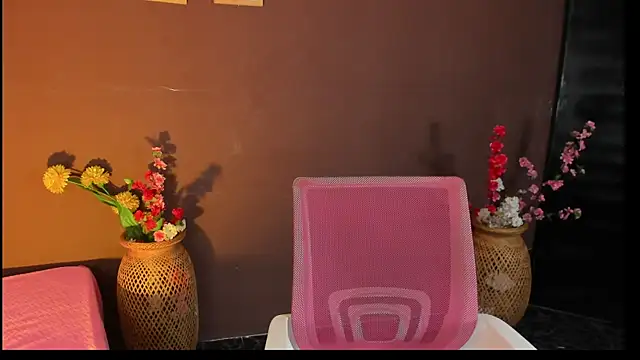 Little Ivy online show from 12-02-25, 06:58