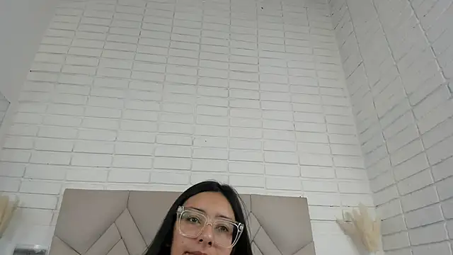 Isis Osman online show from 09-09-25, 01:43