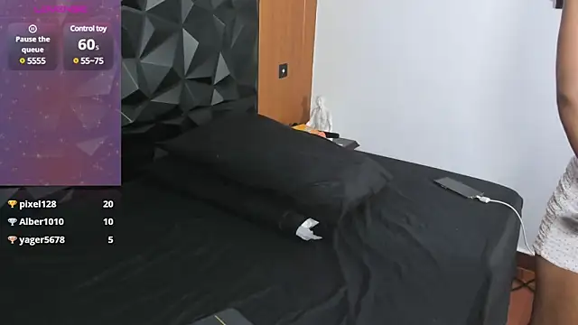 Wendy Marchall online show from 02-04-25, 02:07