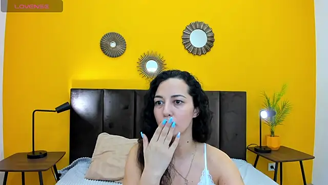 Snapshot of Linda_Insatiable chatting on 02-13-25, 01:29 Linda Insatiable online show from 02-13-25, 01:29