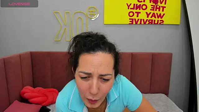 Snapshot of Linda_Insatiable chatting on 03-14-25, 07:37 Linda Insatiable online show from 03-14-25, 07:37