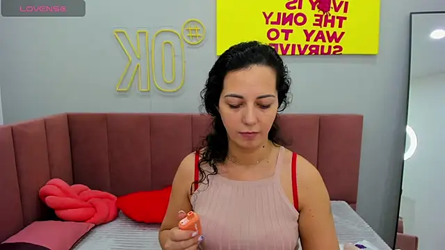 Snapshot of Linda_Insatiable chatting on 03-16-25, 01:28 Linda Insatiable online show from 03-16-25, 01:28