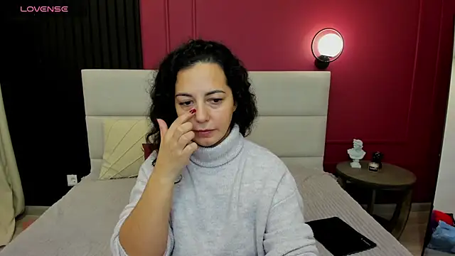 Snapshot of Linda_Insatiable chatting on 10-10-25, 01:37 Linda Insatiable online show from 10-10-25, 01:37